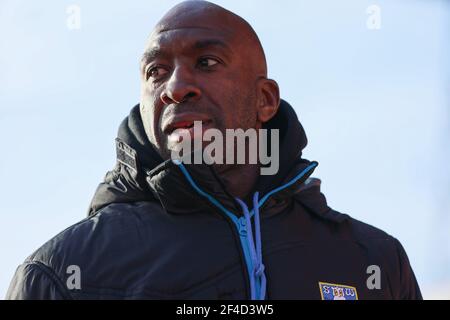 BARNSLEY, ENGLAND. MÄRZ 20th: Darren Moore, Sheffield Mittwoch Manager, nach dem SkyBet Championship Spiel zwischen Barnsley und Sheffield Mittwoch in Oakwell, Barnsley am Samstag 20th März 2021. (Kredit: Pat Scaasi - MI Nachrichten) Kredit: MI Nachrichten & Sport /Alamy Live Nachrichten Stockfoto