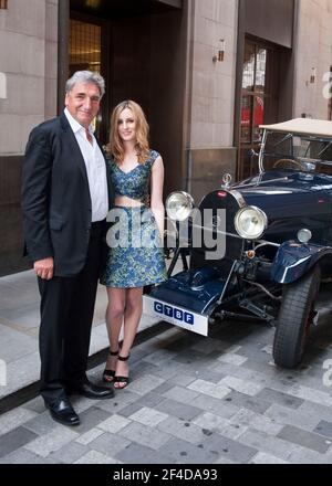 Jim Carter und Laura Carmichael bei der Downton Abbey Season 5 Fotocolo im Hotel Cafe Royal, Piccadilly, London Stockfoto