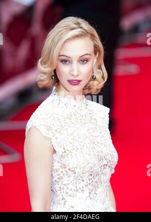 Sarah Gadon (Mirena) kommt bei der Dracula Untold Premiere im Odeon