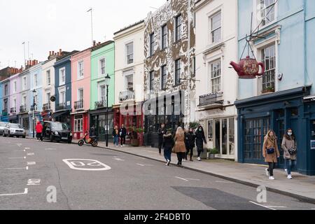 Portobello Market auf Portobello Road ist eine Straße in der Notting Hill Bezirk des Royal Borough of Kensington und Chelsea im Westen Londons Stockfoto