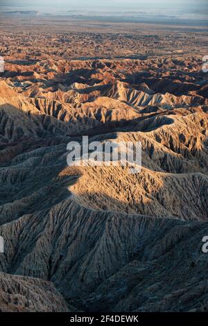 Luftaufnahme der Berglandschaft von Font's Point, Anza Borrego Desert State Park, Kalifornien, USA Stockfoto