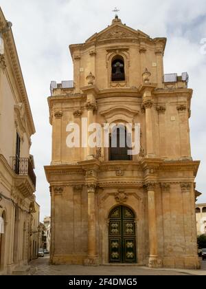 Fassade der Kirche San Michele Arcangelo, Scicli Stockfoto