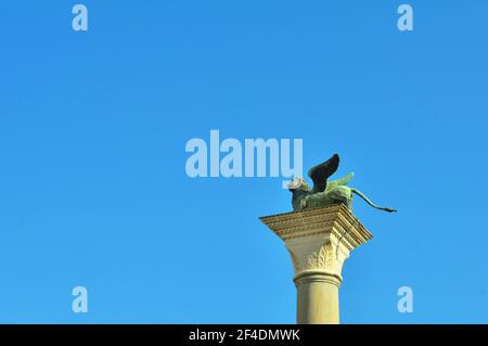 Der geflügelte Löwe von Venedig auf der Säule von San Marco Stockfoto