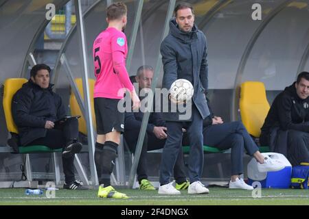 SITTARD, NIEDERLANDE - MÄRZ 20: Hidde ter Avest vom FC Utrecht und Trainer Sjors Ultee von Fortuna Sittard während des niederländischen Eredivisie-Spiels zwischen Fort Stockfoto