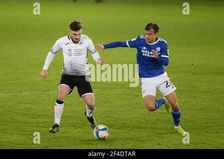 SWANSEA, WALES. MÄRZ 20th: Ryan Manning von Swansea City hat während des Sky Bet Championship-Spiels zwischen Swansea City und Cardiff City im Liberty Stadium, Swansea am Samstag, 20th. März 2021 Besitz. (Quelle: Jeff Thomas) Quelle: MI News & Sport /Alamy Live News Stockfoto