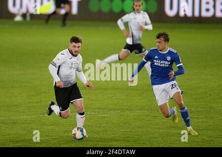 SWANSEA, WALES. MÄRZ 20th: Ryan Manning von Swansea City hat während des Sky Bet Championship-Spiels zwischen Swansea City und Cardiff City im Liberty Stadium, Swansea am Samstag, 20th. März 2021 Besitz. (Quelle: Jeff Thomas) Quelle: MI News & Sport /Alamy Live News Stockfoto