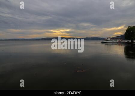 Orestiada Mavrochori-See, Kastoria, Mazedonien, Griechenland Stockfoto