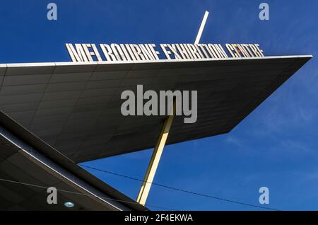 Die Vorderseite des Melbourne Convention and Exhibition Centre in Melbourne, Victoria, Australien. Stockfoto