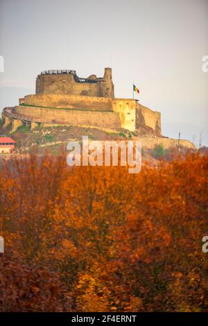 Herbstlandschaft in der Nähe der alten Zitadelle von Deva Stockfoto