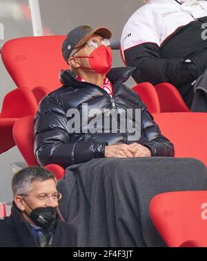 München, Deutschland. März 2021, 20th. Franz BECKENBAUER (Ex-FCB-Präsident, Ehrenhauptmann FCB) im Spiel FC BAYERN MÜNCHEN - VFB STUTTGART 4-0 1.Deutsche Fußballliga am 20. März 2021 in München, Deutschland Saison 2020/2021, Spieltag 26, 1.Bundesliga, FCB, München, 26.Spieltag Credit: Peter Schatz/Alamy Live News Stockfoto