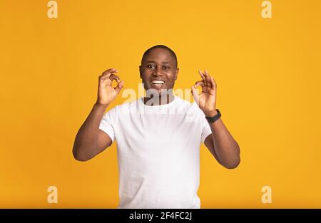 Ausgezeichnetes Ergebnis, Erfolg, gute Marke, Emotionen und Geste Stockfoto