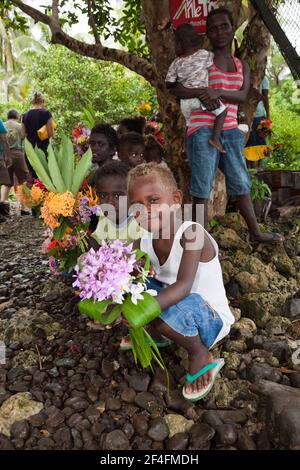 Telina Island Einheimische begrüßen Besucher, Marovo Lagune, Salomonen Stockfoto