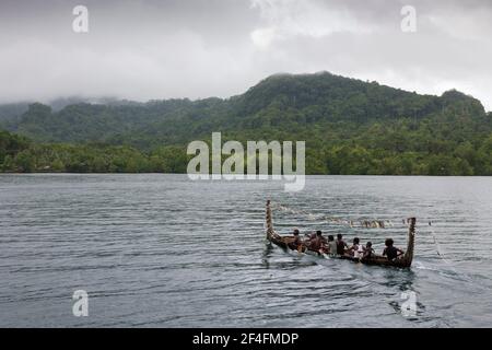 Telina Island Einheimische begrüßen Besucher, Marovo Lagune, Salomonen Stockfoto