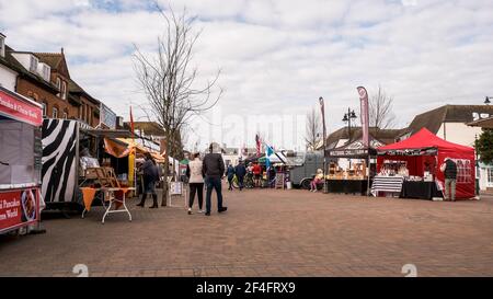 Epsom London, Großbritannien, March21 2021, Pop-up-Markt im Freien Imbissstände Stockfoto