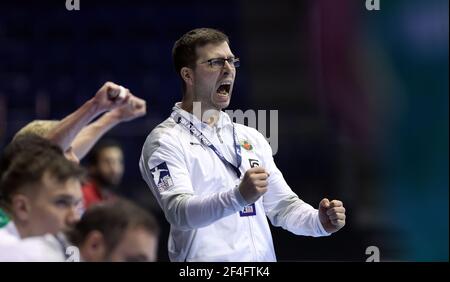 Magdeburg, Deutschland. März 2021, 21st. Handball: Bundesliga, SC Magdeburg - Füchse Berlin, Matchday 22 Berlin-Trainer Jaron Siewert jubelt. Quelle: Ronny Hartmann/dpa-Zentralbild/dpa/Alamy Live News Stockfoto