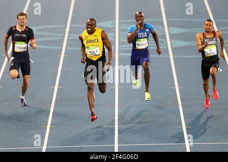 Usain Bolt von Jamaica Running gewinnt Goldmedaille 200 m Sprintrennen Rio 2016 Olympischen Sommerspiele. Silber an Andre De Grasse, Bronze Christophe Lemaitre Stockfoto