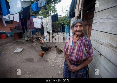 Eine Maya indigene Frau in San Jorge La Laguna, Solola, Guatemala. Stockfoto