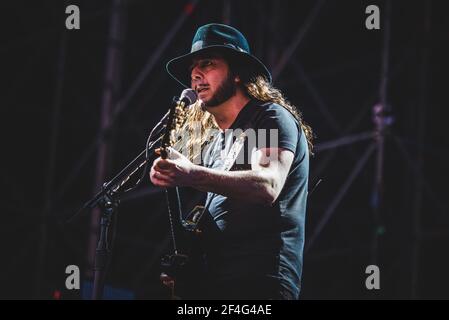 ITALIEN, FIRENZE 2017: Daron Malakian, Gitarrist der amerikanischen vierköpfigen Rockband "System of A Down" (auch bekannt als SOAD), tritt live auf der Bühne auf. Stockfoto