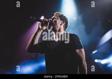 ITALIEN, FIRENZE 2017: Serj Tankian, Sänger der amerikanischen vierköpfigen Rockband "System of a Down" (auch bekannt als SOAD), tritt live auf der Bühne auf. Stockfoto