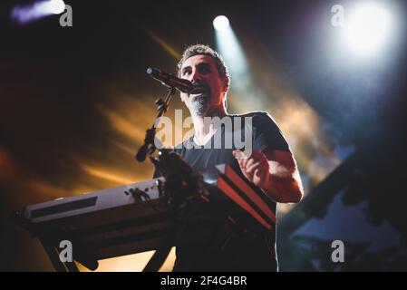 ITALIEN, FIRENZE 2017: Serj Tankian, Sänger der amerikanischen vierköpfigen Rockband "System of a Down" (auch bekannt als SOAD), tritt live auf der Bühne auf. Stockfoto