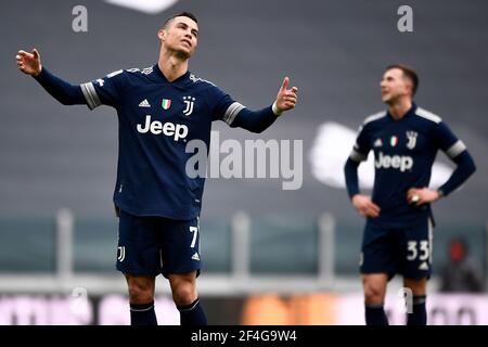 Turin, Italien. März 2021, 21st. TURIN, ITALIEN - 21. März 2021: Cristiano Ronaldo von Juventus FC sieht während der Serie A Fußballspiel zwischen Juventus FC und Benevento Calcio niedergeschlagen. (Foto von Nicolò Campo/Sipa USA) Quelle: SIPA USA/Alamy Live News Stockfoto