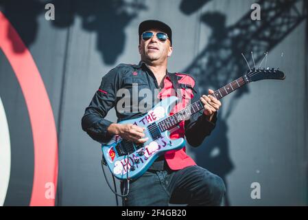 ITALIEN, FIRENZE 2017: Tom Morello, Gitarrist der amerikanischen Rap/Rock-Supergruppe Prophets of Rage (bestehend aus Mitgliedern von Rage agains The Machine, Cypress Hill und Public Enemy), live auf der Bühne. Stockfoto