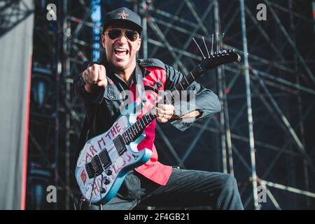 ITALIEN, FIRENZE 2017: Tom Morello, Gitarrist der amerikanischen Rap/Rock-Supergruppe Prophets of Rage (bestehend aus Mitgliedern von Rage agains The Machine, Cypress Hill und Public Enemy), live auf der Bühne. Stockfoto