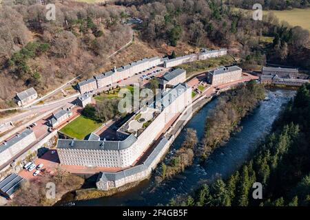 Luftaufnahme des Naturschutzdorfes von New Lanark in Lanark, South Lanarkshire, Schottland, Großbritannien Stockfoto