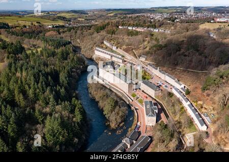 Luftaufnahme des Naturschutzdorfes von New Lanark in Lanark, South Lanarkshire, Schottland, Großbritannien Stockfoto