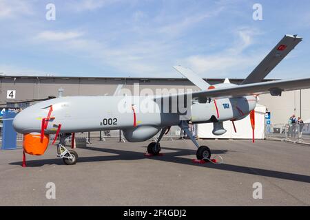 BERLIN, 21. MAI 2014: TAI Anka UAV entwickelt von Turkish Aerospace Industries (TAI) auf der Internationalen Luft- und Raumfahrtausstellung ILA. Stockfoto