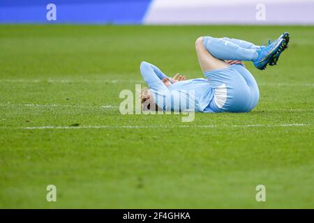 ALKMAAR, NIEDERLANDE - 21. MÄRZ: Yorbe Vertessen vom PSV enttäuschte nach der Niederlage beim niederländischen Eredivsie-Spiel zwischen AZ und PSV im AFAS Stadion Stockfoto