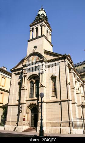 Zagreb, Kroatien, Republika Hrvatska. Die orthodoxe Kathedrale, die der Verklärung Jesu gewidmet ist, wurde 1866 nach einem Entwurf des kroatischen Architekten Franjo Klein erbaut. Es wurde 1883-1884 vom Architekten Herman Bollé restauriert. Der Glockenturm wurde 1899 gebaut, während die Fassade in den Jahren 1913-1914 komplett umgebaut wurde. Stockfoto