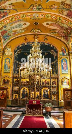 Zagreb, Kroatien, Republika Hrvatska. Die orthodoxe Kathedrale, die der Verklärung Jesu gewidmet ist, wurde 1866 nach einem Entwurf des kroatischen Architekten Franjo Klein erbaut. Es wurde 1883-1884 vom Architekten Herman Bollé restauriert. Der Glockenturm wurde im Jahr 1899 gebaut, während die Fassade wurde komplett in den Jahren 1913-1914.das Innere orf die Kirche geändert. Stockfoto