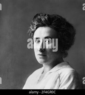 Rosa Luxemburg. Porträt der polnischen marxistischen Philosophin Rosa Luxemburg (Róża Luksemburg, Rozalia Luksenburg, 1871-1919), c. 1895 Stockfoto