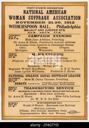 Poster, das die National American Woman Suffrage Association Convention, einschließlich der Sprecher Jane Addams und Anna Howard Shaw, in Witherspoon Hall in Philadelphia, Pennsylvania, gedruckt für den amerikanischen Markt, November 1912. Fotografie von Emilia van Beugen. () Stockfoto