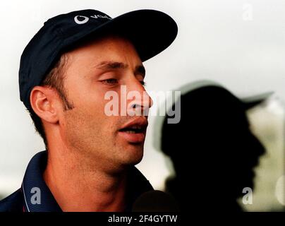 England Cricket Captain Nasser Hussain 1999during. August die Pressekonferenz Im Anschluss an Englands Netze üben vor dem letzten Testspiel gegen Neuseeland Stockfoto