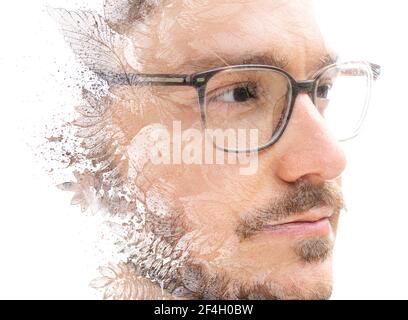 Ein künstlerisches Paintographie-Porträt eines Mannes in einer Brille Stockfoto
