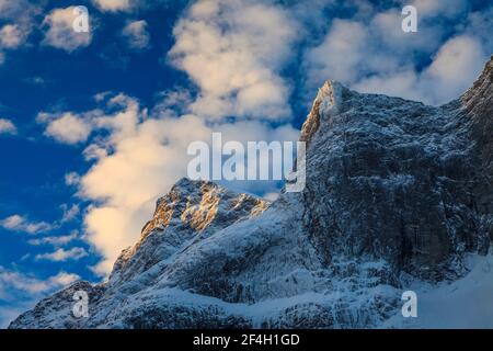 Früher Winter Morgenlicht in Romsdalen, Rauma kommune, Møre Og Romsdal, Norwegen. Stockfoto
