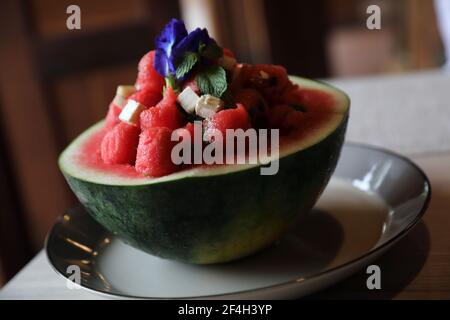 Wassermelone-Salat mit Käse, Dessert-Essen Stockfoto