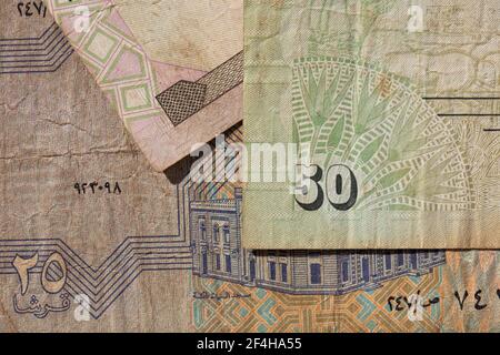 Nahaufnahme von 25 und 50 Piastres von Ägypten für Design Zweck Stockfoto