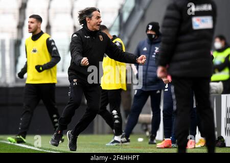 Turin, Italien - 21. März, 2021: Filippo Inzaghi, Cheftrainer von Benevento Calcio, feiert den Sieg am Ende der Serie A Fußballspiel zwischen Juventus FC und Benevento Calcio. Benevento Calcio gewann 1-0 gegen den FC Juventus. Kredit: Nicolò Campo/Alamy Live Nachrichten Stockfoto