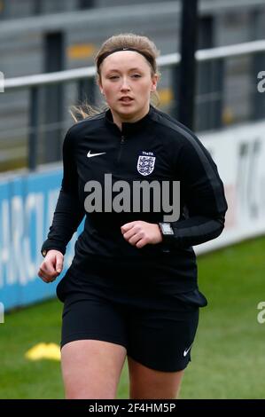 Barnett, Großbritannien. März 2021, 21st. EDGWARE, ENGLAND - MÄRZ 21: Assistenzreferentin Chloe-Ann Anderson während der FA Women's Spur League zwischen Tottenham Hotspur und Bristol City im Hive Stadium, Edgware, UK am 21st. März 2021 Credit: Action Foto Sport/Alamy Live News Stockfoto