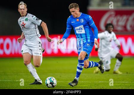 GENT, BELGIEN - MÄRZ 21: Alexander Corryn von Cercle Brugge und Alessio Castro-Montes von KAA Gent während des Jupiler Pro League-Spiels zwischen KAA Gent Stockfoto
