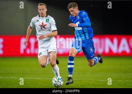 GENT, BELGIEN - MÄRZ 21: Alexander Corryn von Cercle Brugge und Alessio Castro-Montes von KAA Gent während des Jupiler Pro League-Spiels zwischen KAA Gent Stockfoto