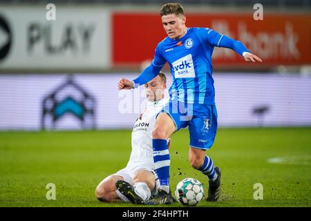 GENT, BELGIEN - MÄRZ 21: Alexander Corryn von Cercle Brugge und Alessio Castro-Montes von KAA Gent während des Jupiler Pro League-Spiels zwischen KAA Gent Stockfoto