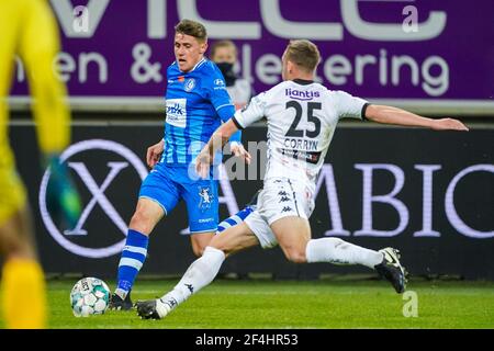GENT, BELGIEN - 21. MÄRZ: Alessio Castro-Montes von KAA Gent und Alexander Corryn von Cercle Brugge während des Jupiler Pro League Spiels zwischen KAA Gent Stockfoto