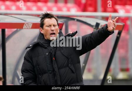 Trainer Roger Schmidt vom PSV während der Erediviise AZ gegen PSV am 21. März 2021at AFAS Stadion in Alkmaar, Niederlande Quelle: SCS/Soenar Chamid/AFLO/Alamy Live News Stockfoto