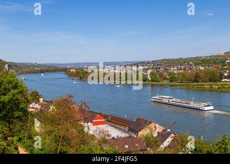 Blick über Koblenz und die Flüsse Rhein und Mosel von der Festung Ehrenbreitstein. Stockfoto