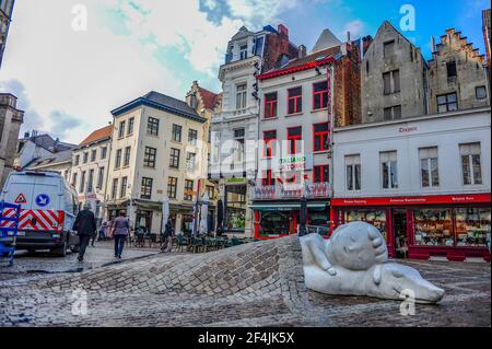 Antwerpen, Belgien - 12. Juli 2019: Nello und Patrasche, Figuren eines berühmten Romans "EIN Hund von Flandern", in Antwerpen, Belgien Stockfoto