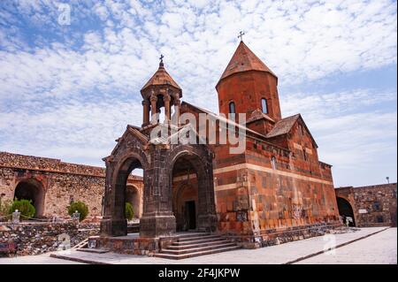 Khor Virap, Armenien - 18. Juli 2015: Die Kirche der Heiligen Mutter Gottes des Klosters Khor Virap in Armenien, ein wichtiger Wallfahrtsort Stockfoto